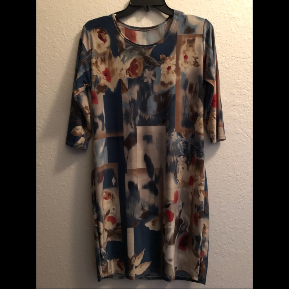 Dress - Picture 2 of 2